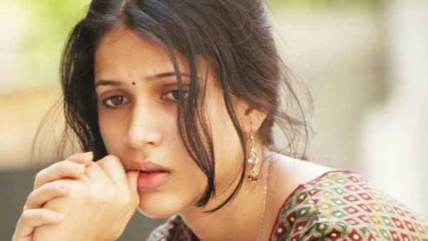 lavanya tripathi,bhale bhale magadivoy,soggade chinni nayana,lacchimdeviki o lekkundi  ఆ ఫీట్ కోసం అందాలరాక్షసి వెయిటింగ్!